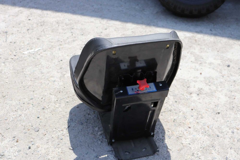 Scaun Universal Tractor Nou cu garantie Depozit AgroMir