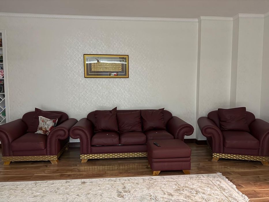 Продается Диван в комплекте