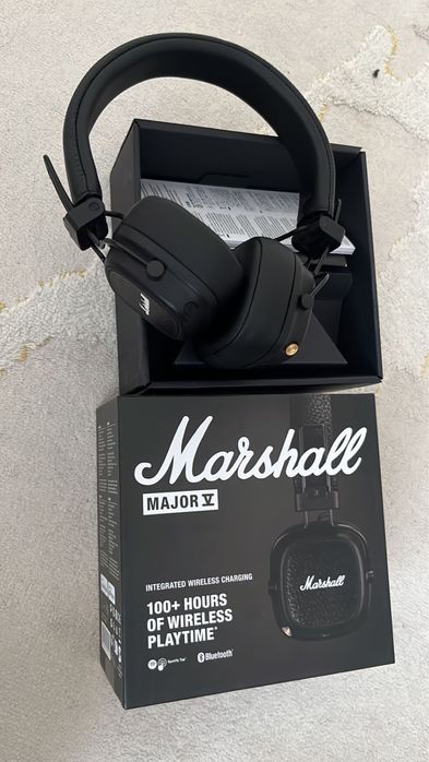 Marshall V с коробкой