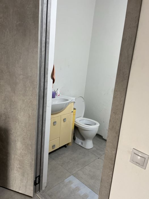 Продам комерческое помещение, в черте города ,