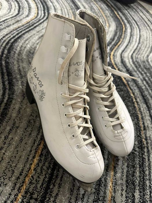 Фигурни кънки за лед