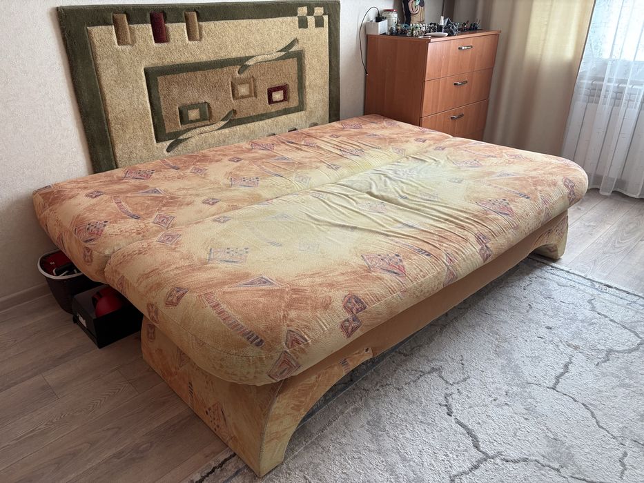 Продам диван в отличном состоянии