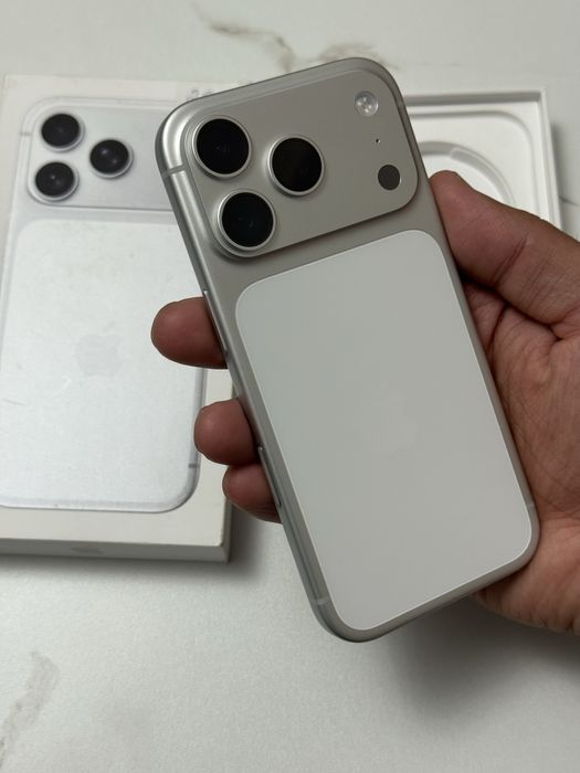  iPhone 17pro 5G 256gb silver акб 100% в нулёвом сост.