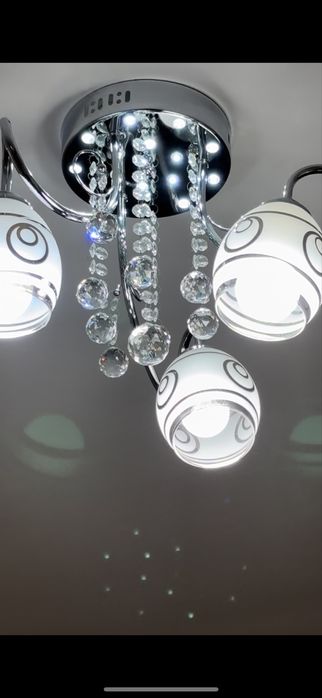 Люстра в хорошем состоянии