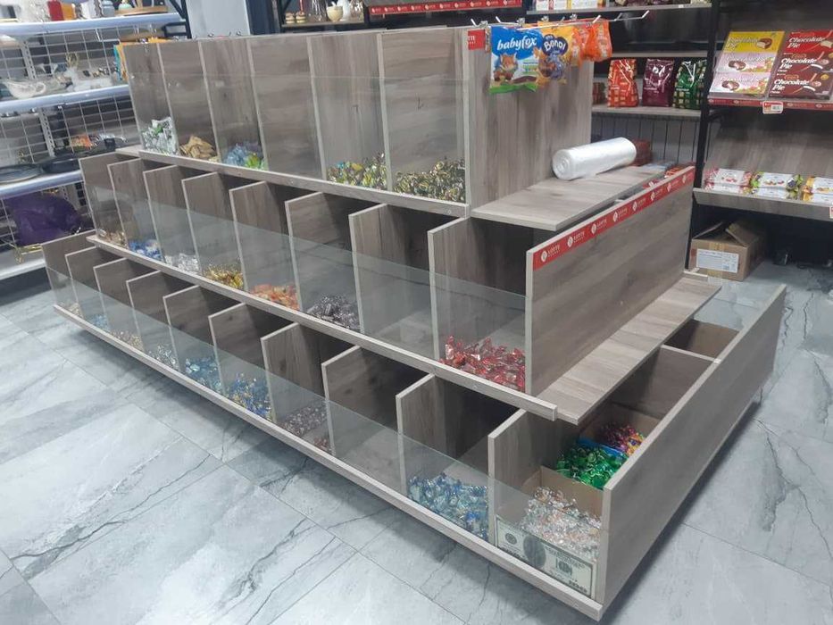 Продам торговое оборудование (островок, стеллажи, кофемашина)