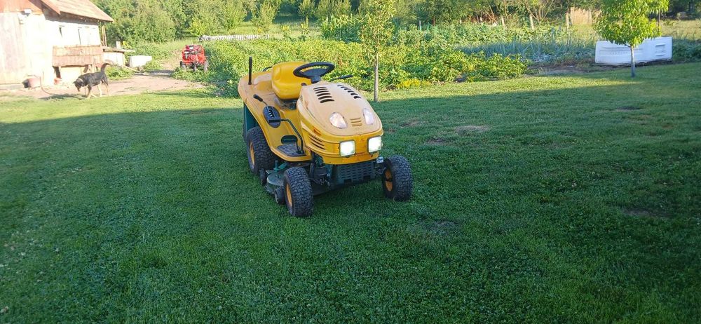 Tractoras tuns iarba Yard Man MTD