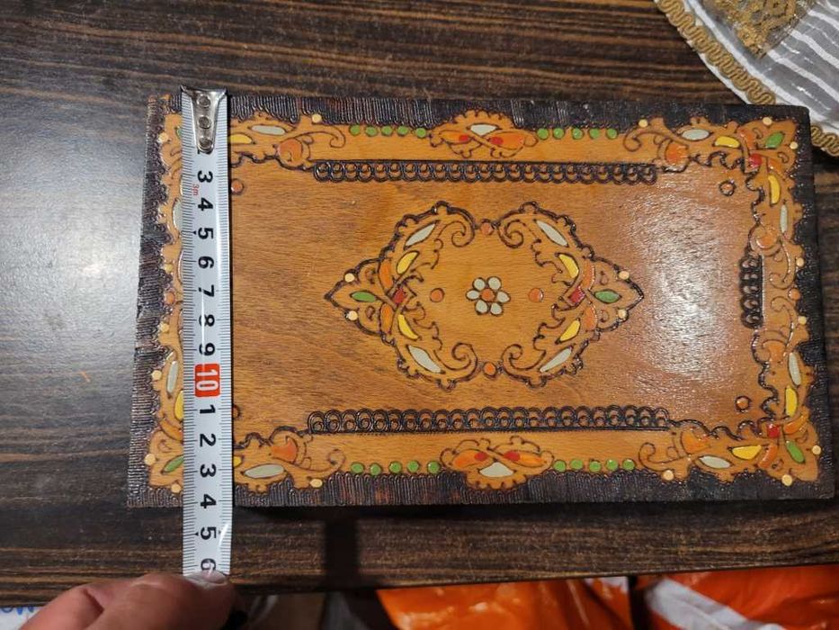 Кутия ретро от соца за ценности