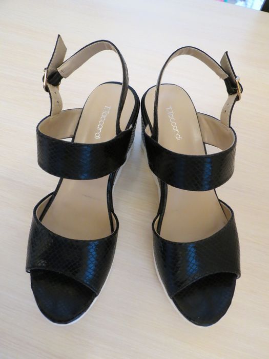 Босоножки женские