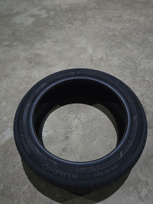 Kumho majesty X 265/45R21 Solus