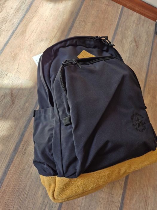 продавам НОВИ ОРИГИНАЛНИ раници Converse Eastpak