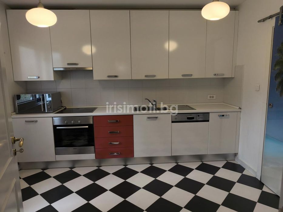 Дава се под наем Четиристаен апартамент в София, Изток - 147 кв.м за 1300 € - Снимка #9