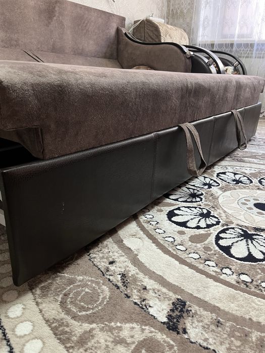 Продам диван в хорошем состоянии