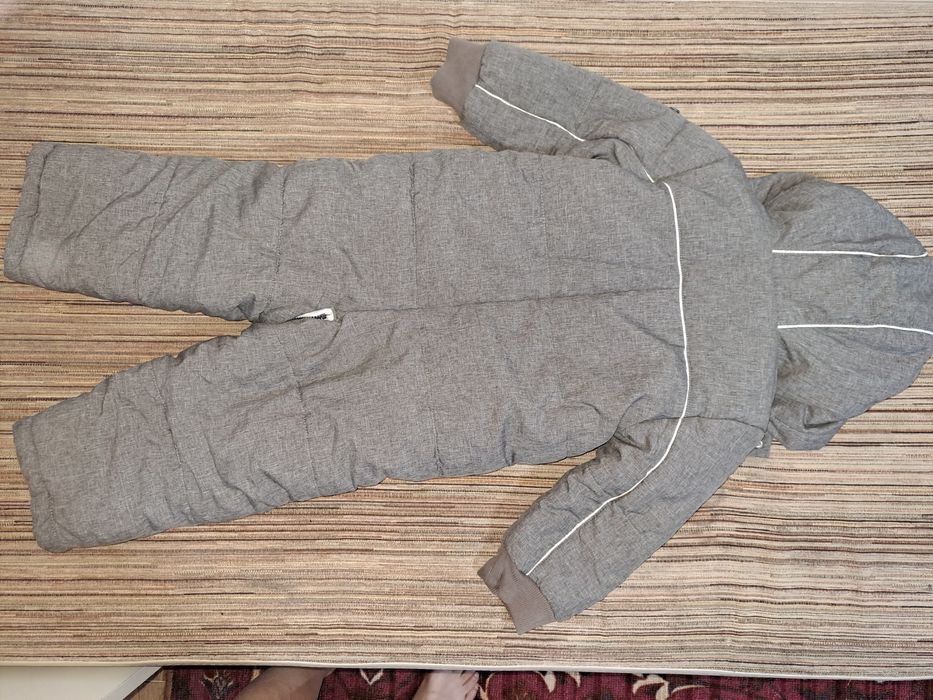 Продам детский зимний комбинезон 86 см