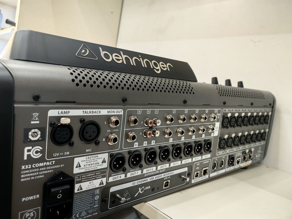 Хб! Дигитален аудио миксер Behringer X32 COMPACT Гаранционна.