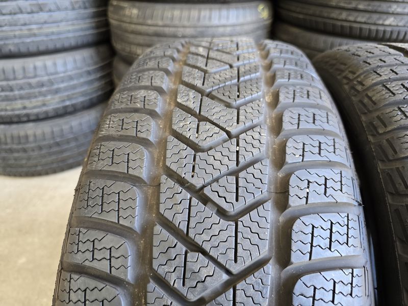215/55/18 PIRELLI 4бр