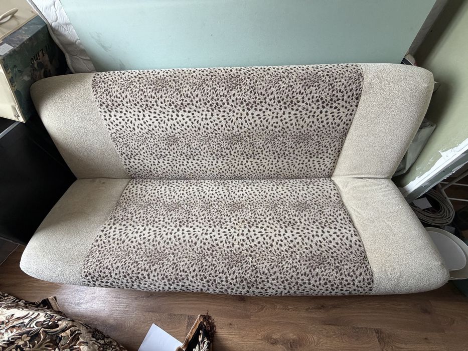 Продаю диван мягкий