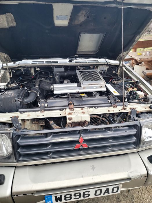 Dezmembrez mitsubishi pajero shogun