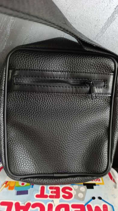 Hugo boss ,нова мъжка чанта за през рамо