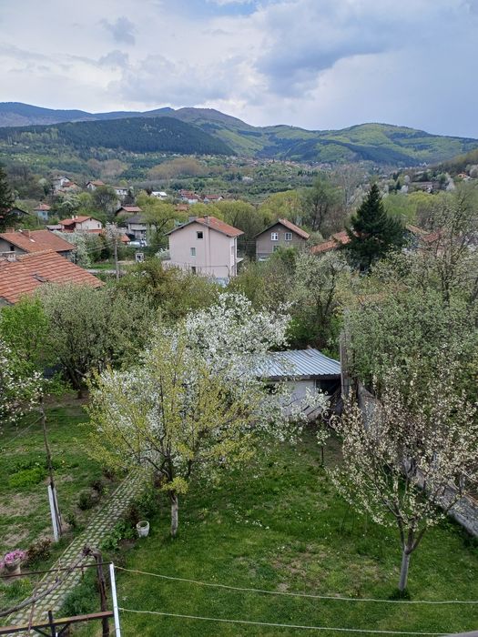 Къща в с.Драгичево с красива панорама