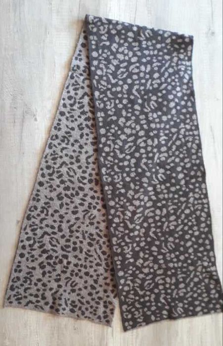 Маркови шалове Levi's Mango Champion