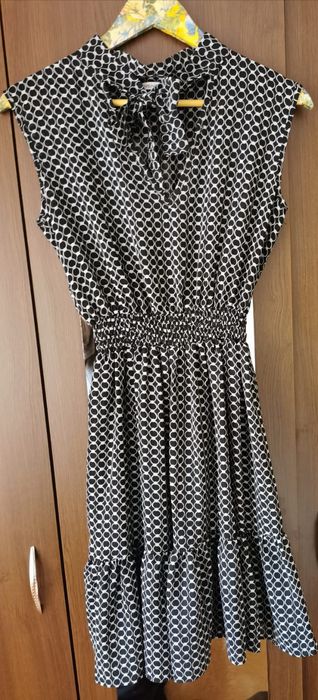 Rochie midi neagra cu buline