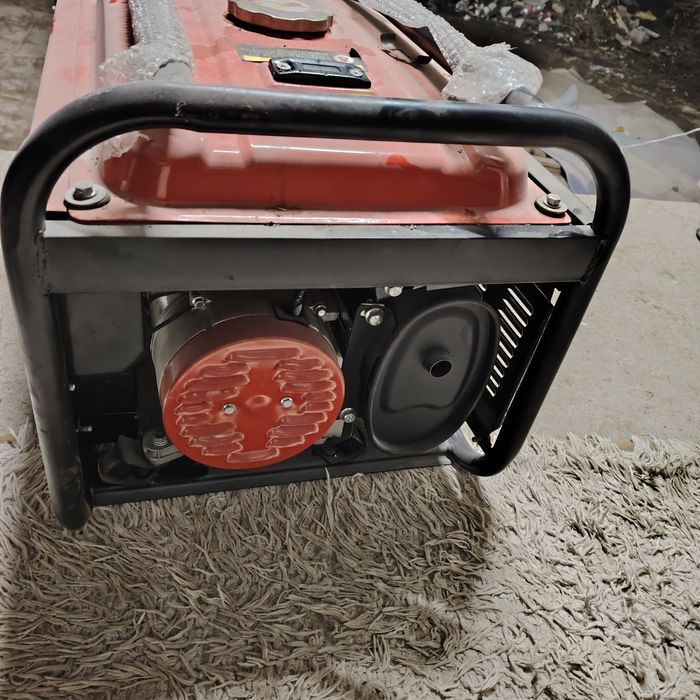 Бензиновый генератор