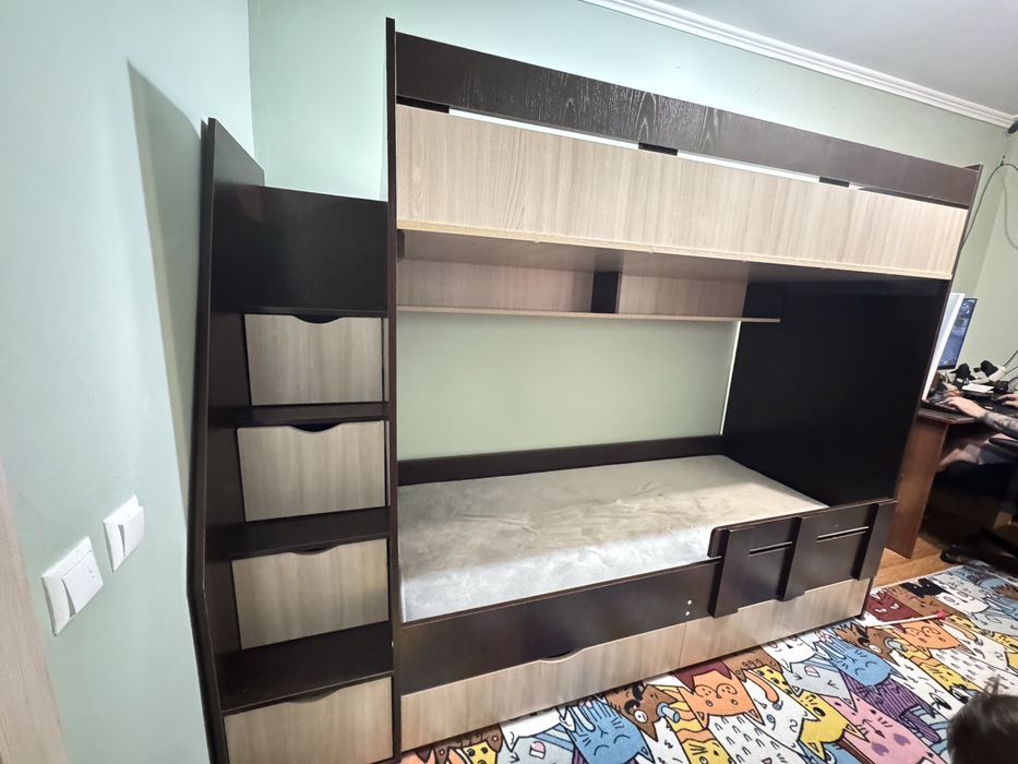 Двухярусная кровать