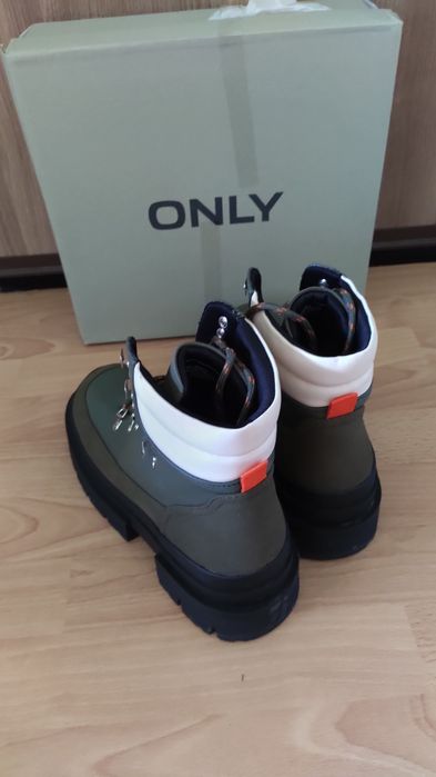 ONLY боти зелени 45лв