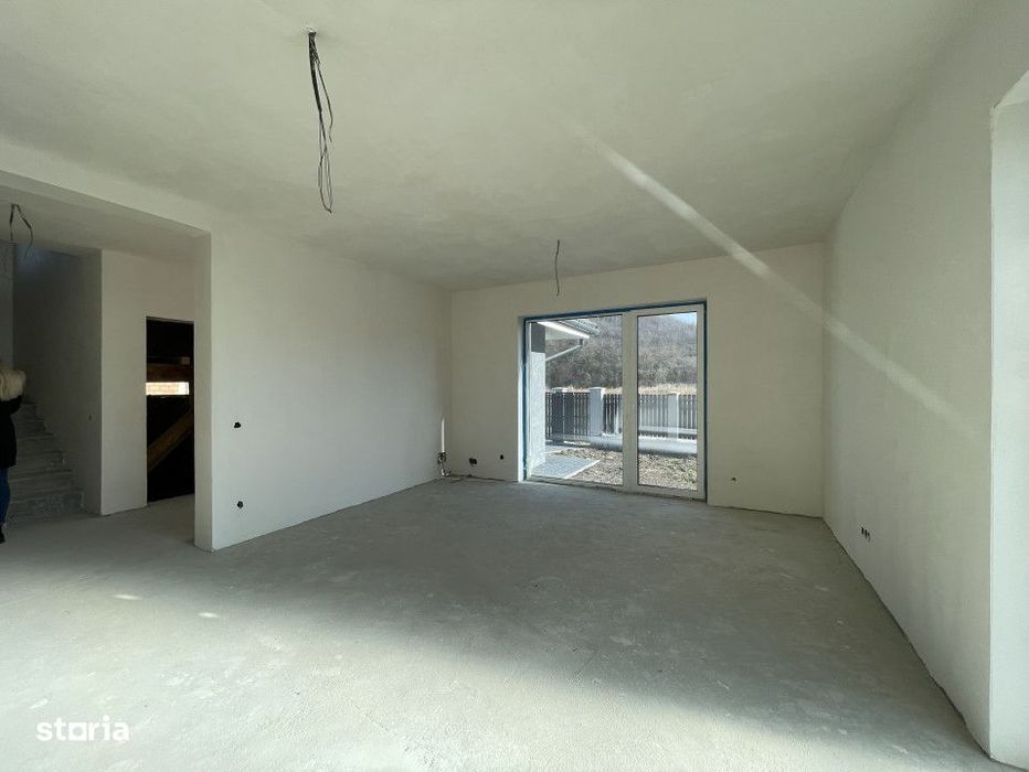 Casa individuala cu CF cu 5 cam/155mp! Teren 550mp! GARAJ! Loc. Dezmir