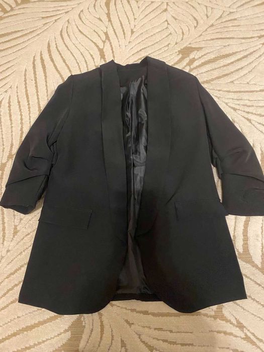 Елегантно сако от плат в бежово и черно