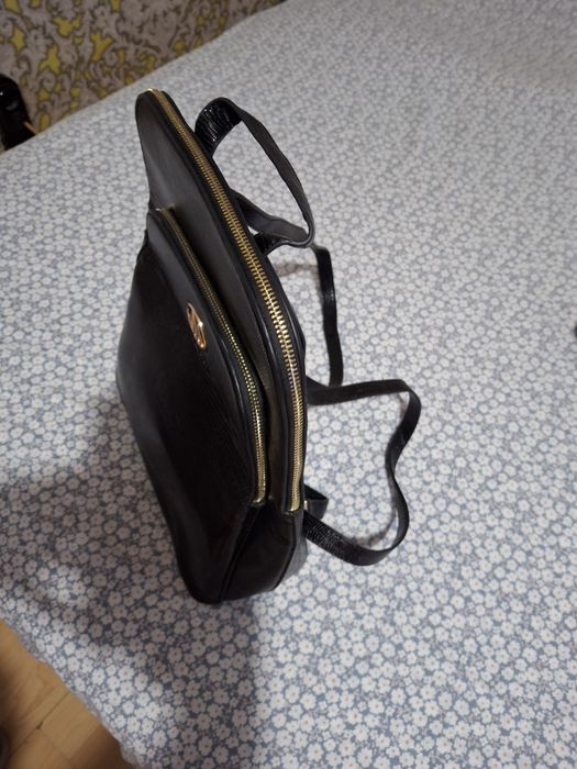 Дамска раница...