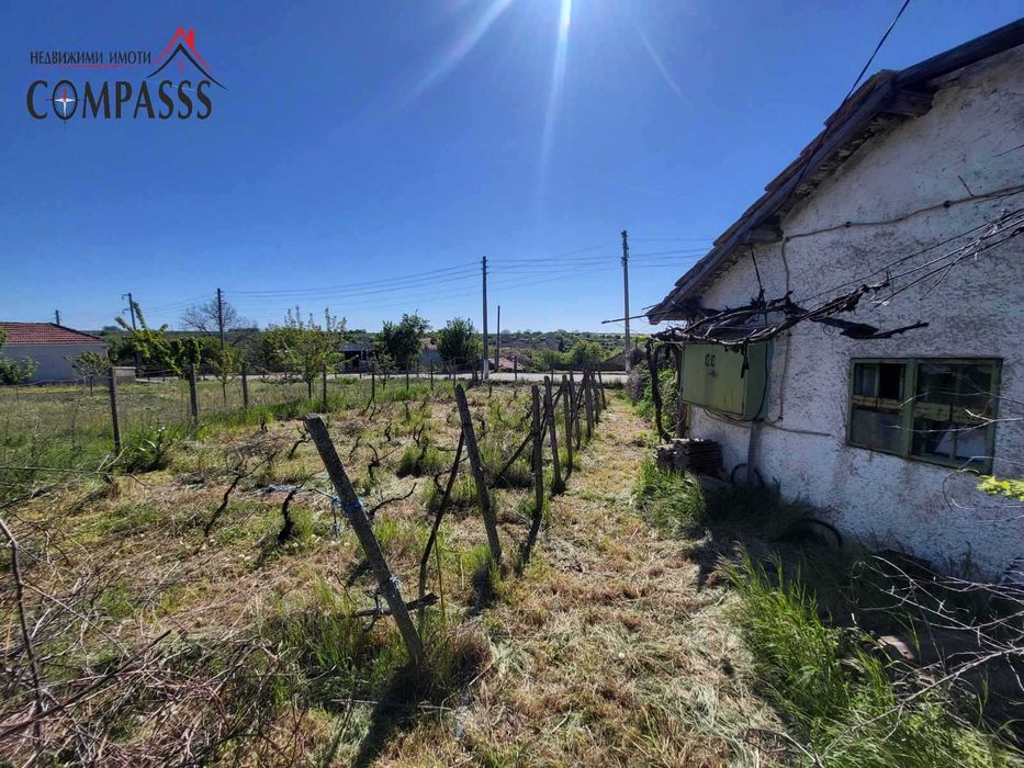 Продава се Къща в с. Ловчанци, Област Добрич - 450 кв.м за 34 €/кв.м - Снимка #3