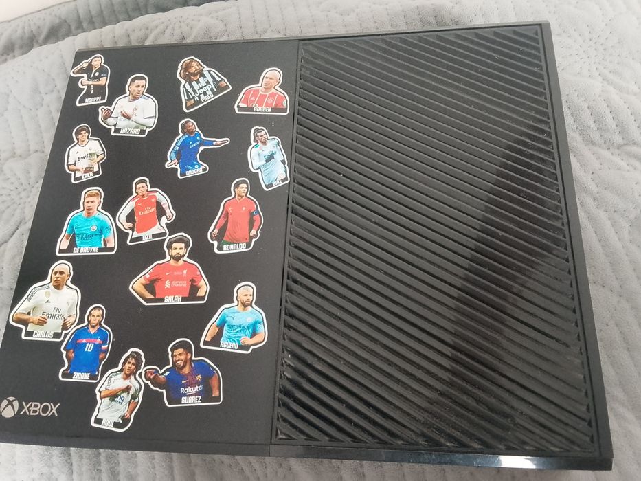 Продам Xbox One.