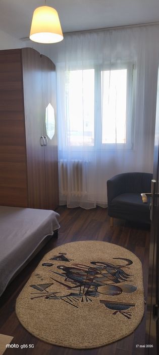 Inchiriez apartament 3 camere