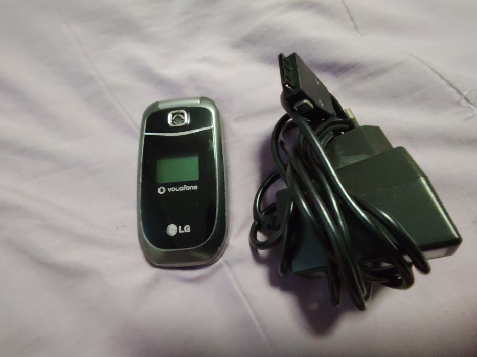 Продавам телефон LG