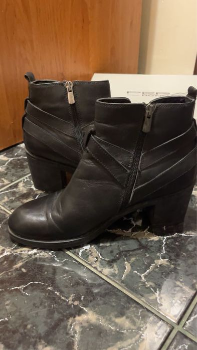 Боти от естествена кожа