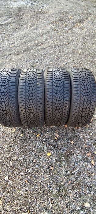 4 anvelope de iarna Hankook 235-55-18