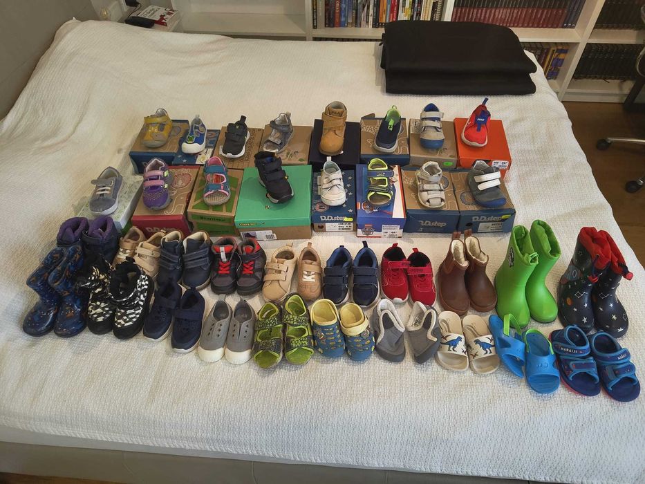 Pantofi de copii - marimi 21-25 - 38 buc