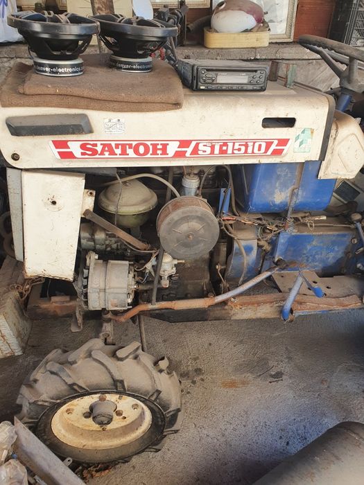 Продавам малък трактор