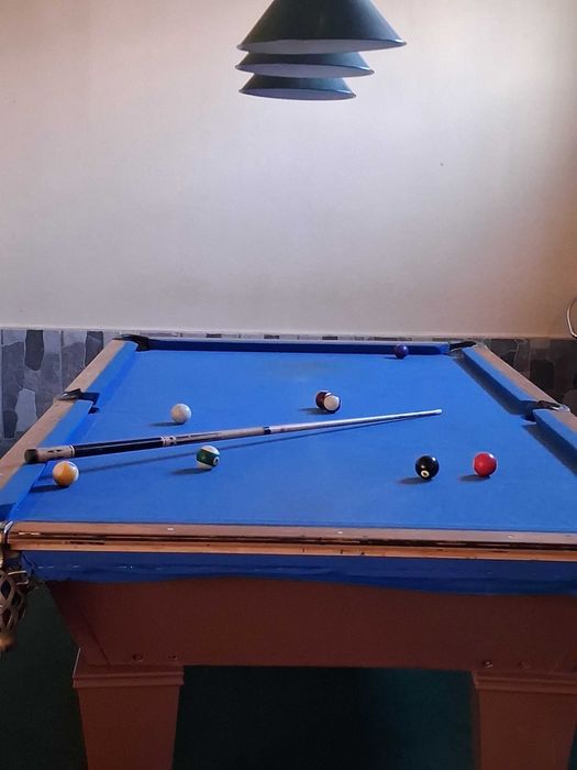Vand canapele pentru bar masa de biliard