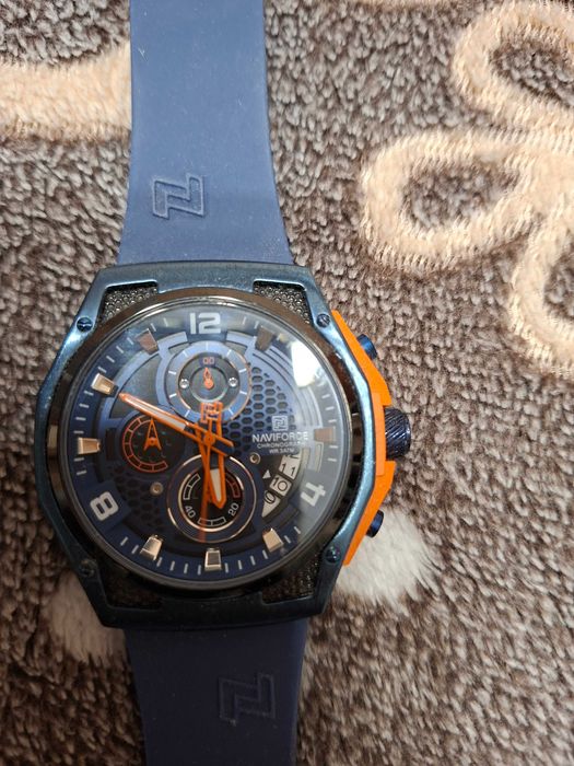 Часовници два броя нови