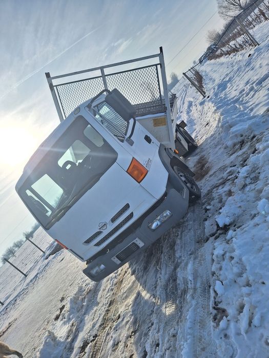 nissan atleon basculabil