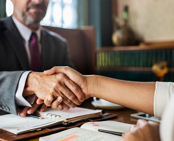 Юрист по экономическим и гражданским делам