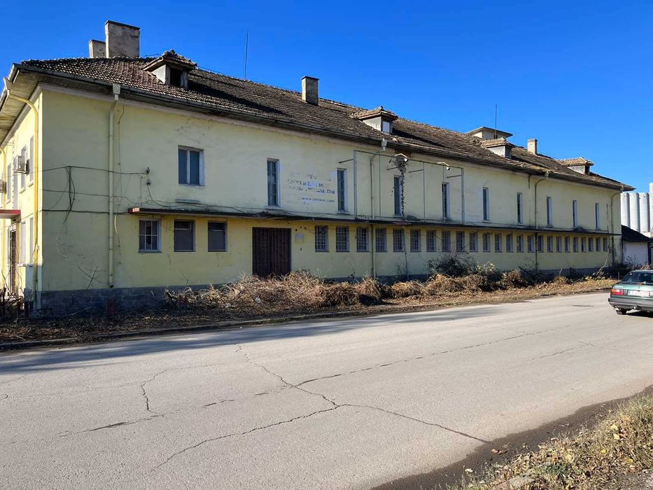 Промишлена сграда - ПОД НАЕМ