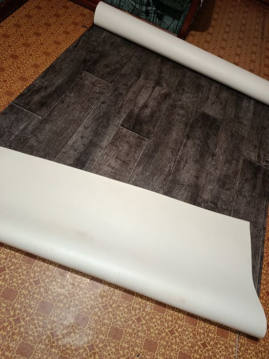 Продам линолеум под ламинат