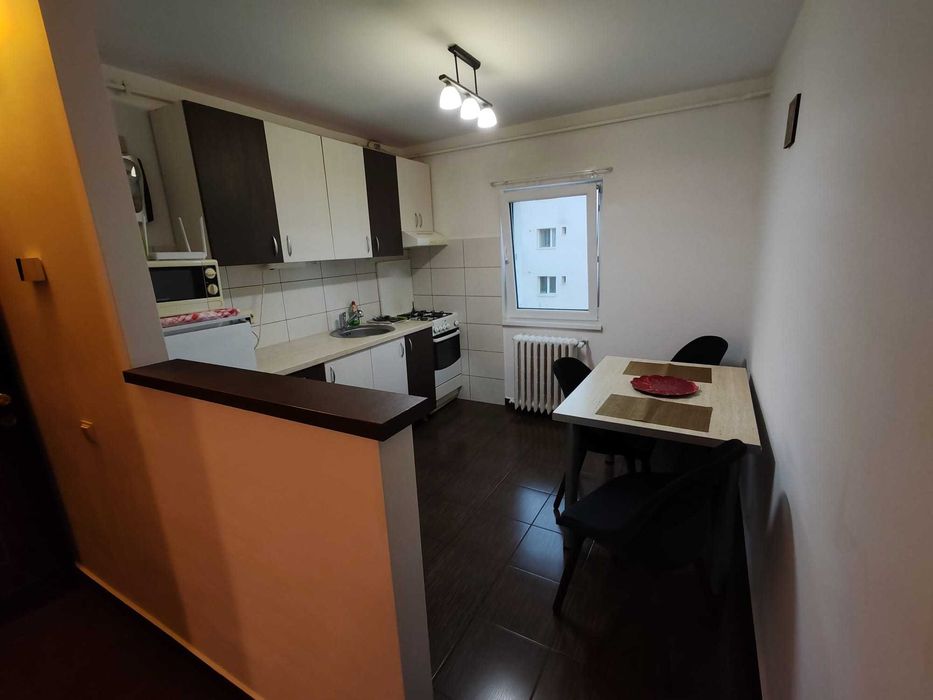 Închiriez apartament cu o camera