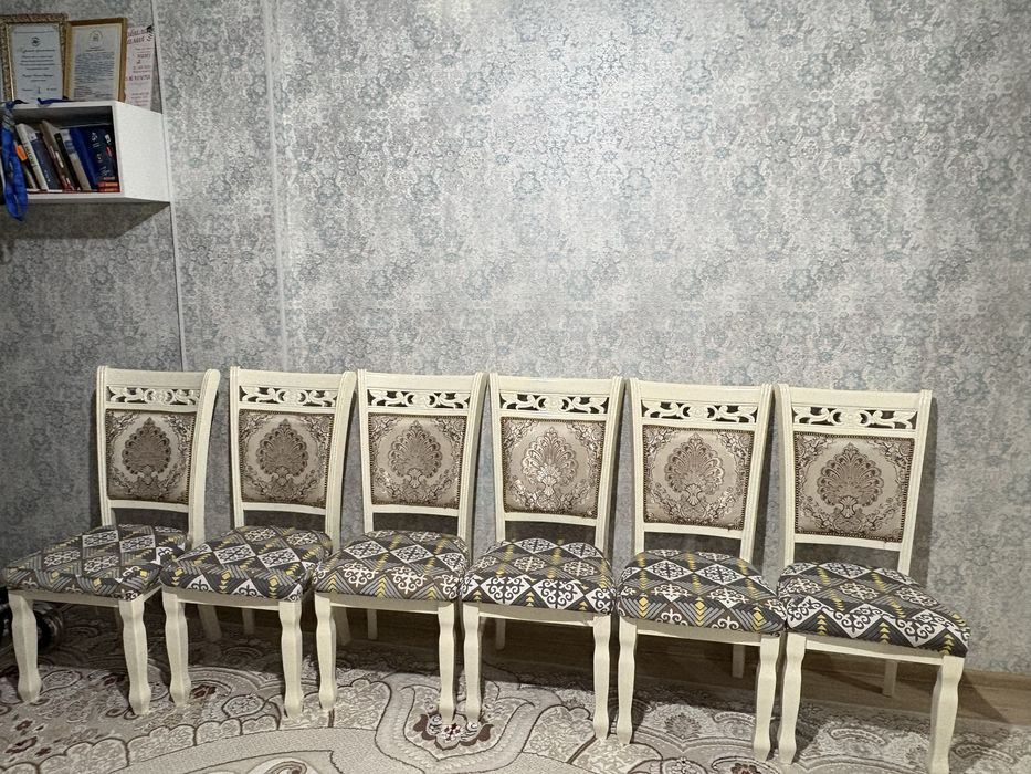 Продам стол трансформер и стулья