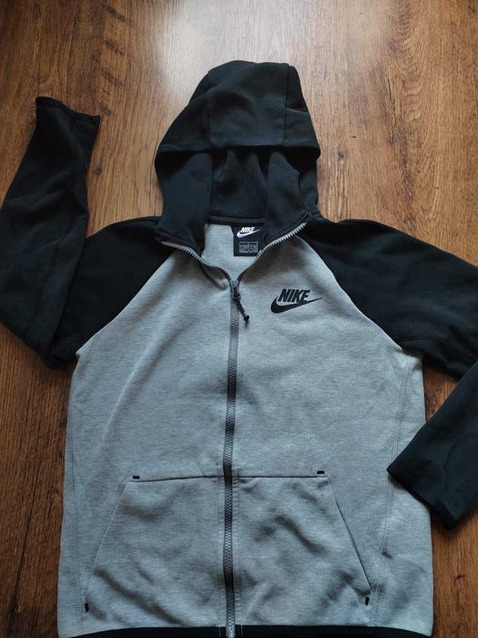 Nike Hoodie Tech Fleece Essentials - юношеско горнище 147-158см