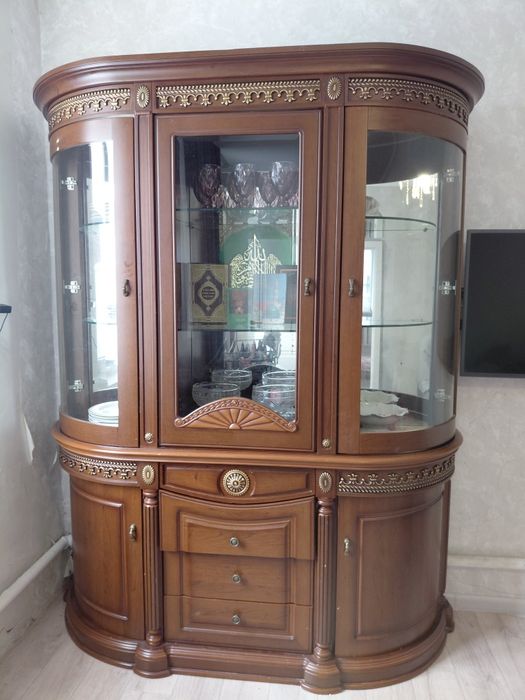 Шкаф витрина сервант мебель