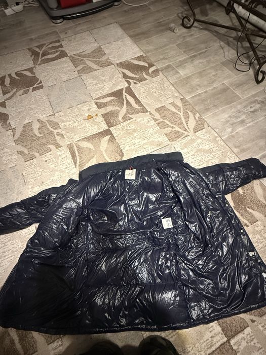 куртка MONCLER в хорошем состоянии